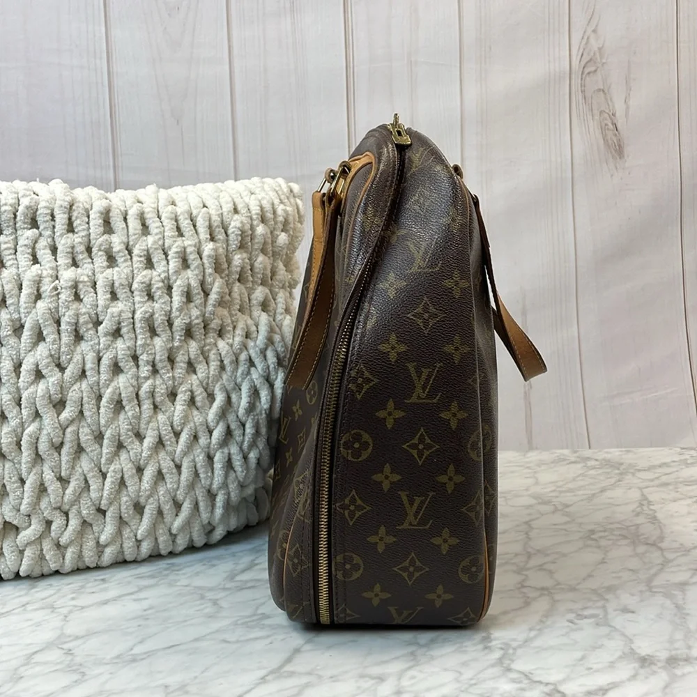 Louis Vuitton excursion bag